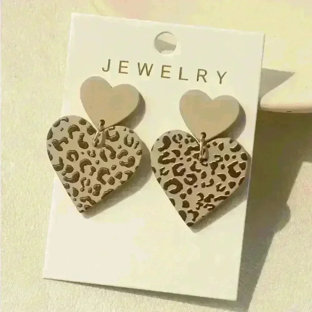 Adorable Heart-Shaped Leopard Pattern Dangle Earrings